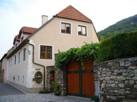 Gaestehaus Schuetz Spitz an der Donau Exterior photo
